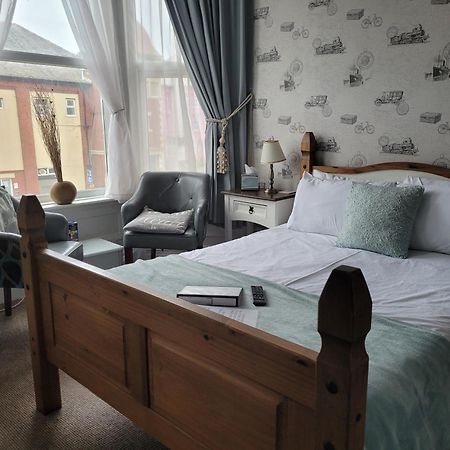 J's Mayfair Guest House Blackpool Extérieur photo