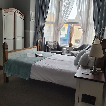 J's Mayfair Guest House Blackpool Extérieur photo