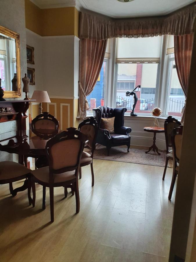 J's Mayfair Guest House Blackpool Extérieur photo