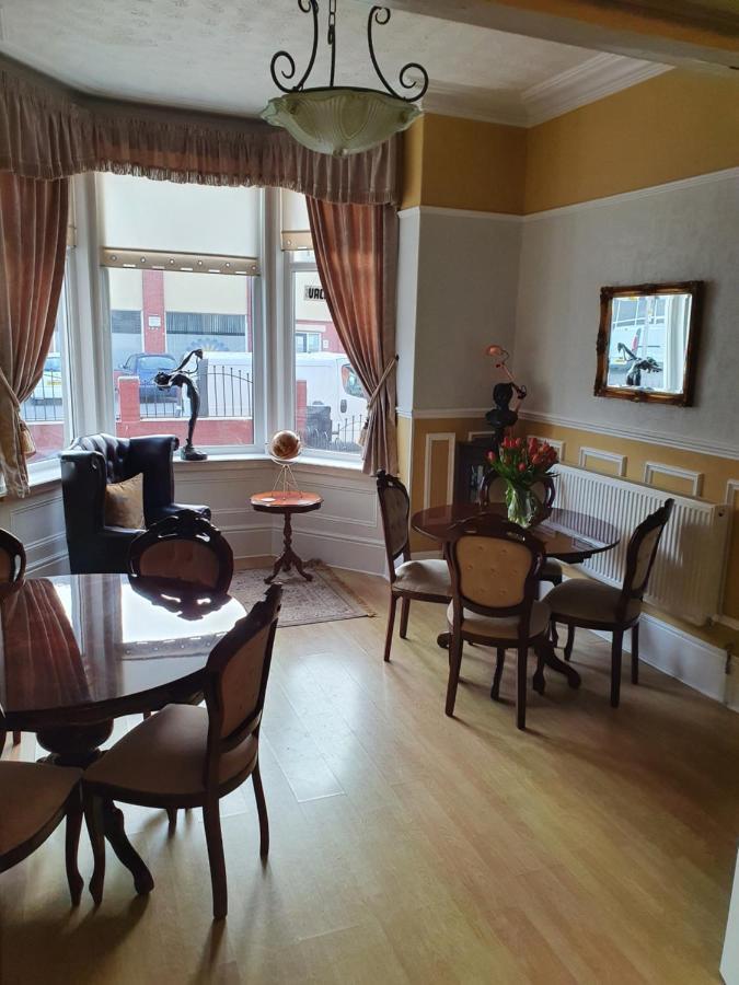 J's Mayfair Guest House Blackpool Extérieur photo